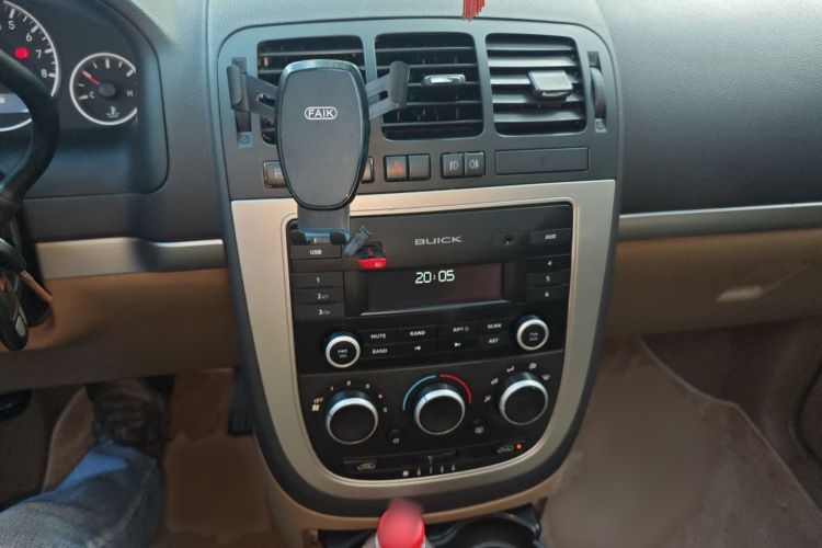 别克GL8 2014款 2.4L 行政版局部细节16