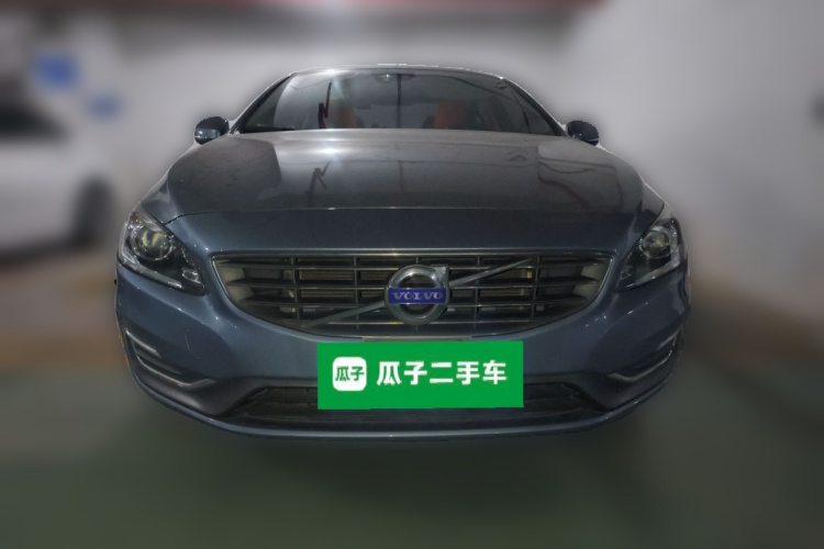 沃尔沃S60 2018款 S60L T3 智进版车身外观2