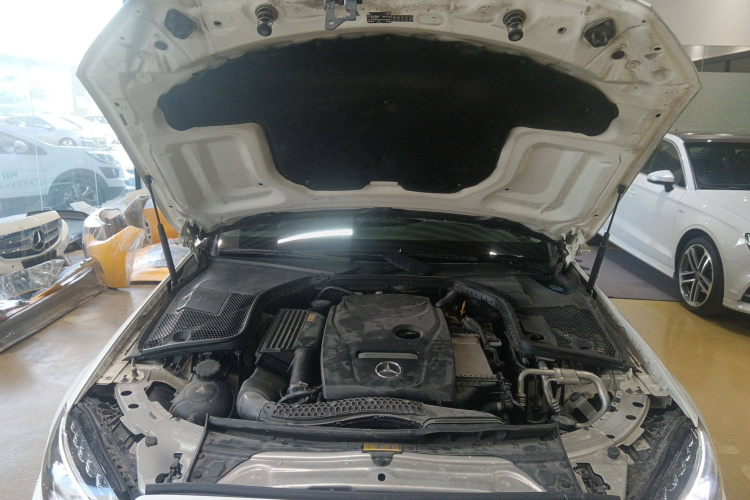 奔驰C级(进口) 2017款 C 200 旅行轿车局部细节24