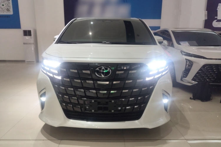 丰田 埃尔法 2024款 双擎 2.5L 尊贵版车身外观2