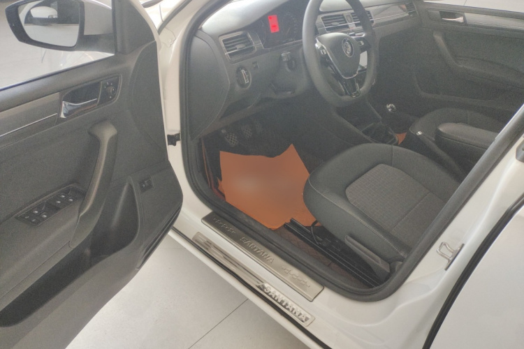 大众 桑塔纳 2016款 1.6L 手动舒适版中控内饰20