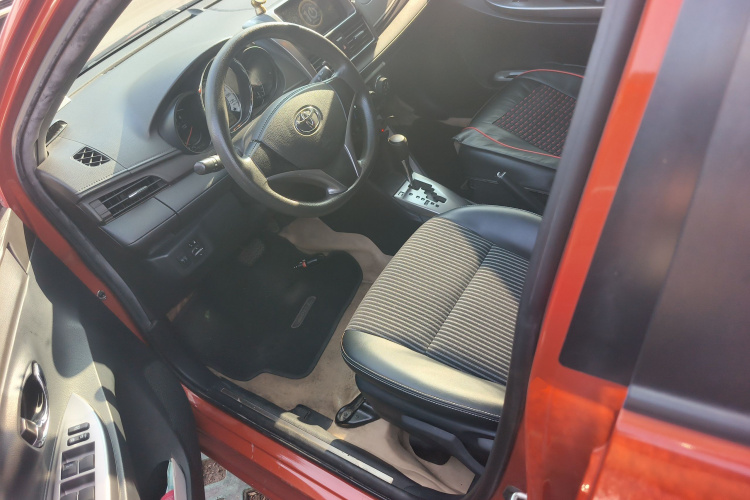 丰田 YARiS L 致炫 2015款 1.5G 自动橙色限量版中控内饰19