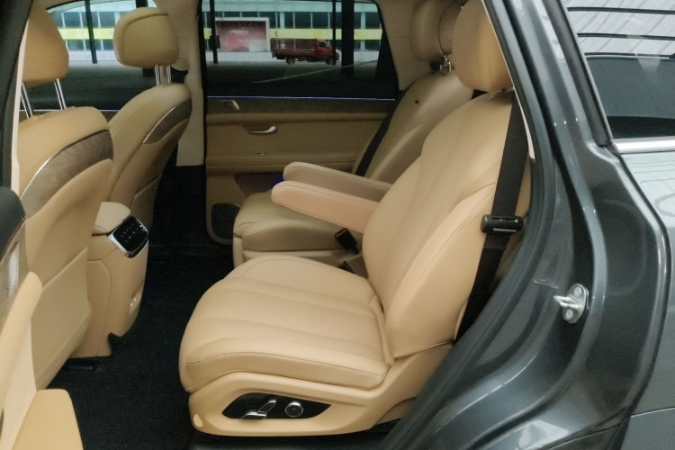 鸿蒙智行 问界M7 2022款 1.5T 四驱豪华版中控内饰7004