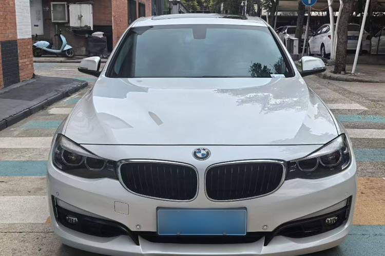 宝马3系GT 2018款 320i 时尚型车身外观6001