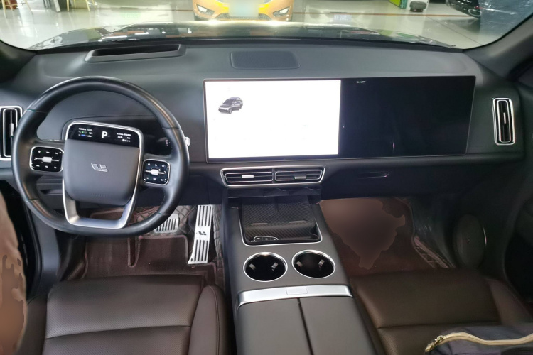 理想汽车 理想L9 2022款 Max中控内饰12