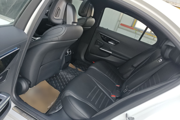 奔驰C级 2022款 C 200 L 运动版中控内饰21