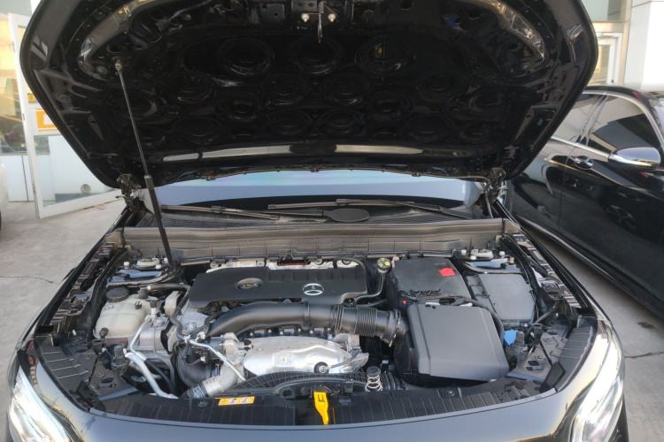 奔驰GLB 2022款 GLB 220 时尚型机舱底盘24