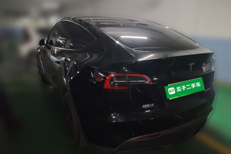 特斯拉 Model Y 2023款 后轮驱动版车身外观5