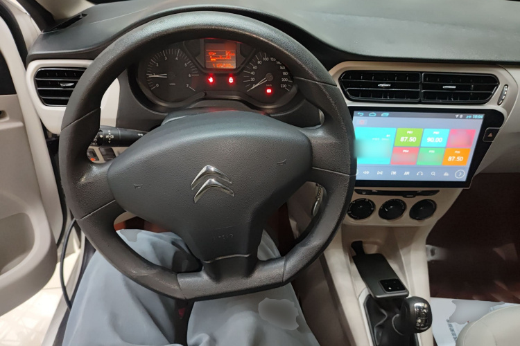 雪铁龙 爱丽舍 2015款 质尚版 1.6L 手动时尚型中控内饰13