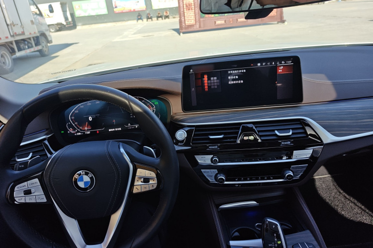 宝马5系 2023款 530Li 领先型 豪华套装中控内饰7003