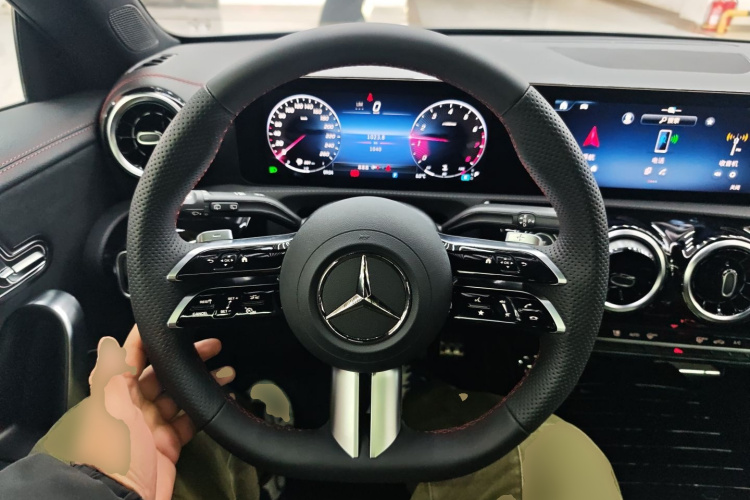 奔驰CLA 2026款 CLA 200 猎跑车中控内饰13