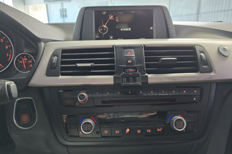 宝马3系 2015款 320Li 超悦版时尚型局部细节16