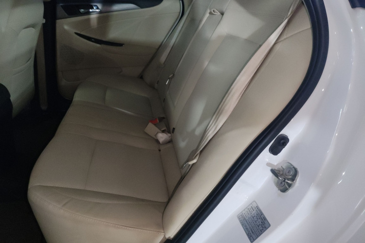 长安 逸动 2016款 1.6L 自动风尚型中控内饰21