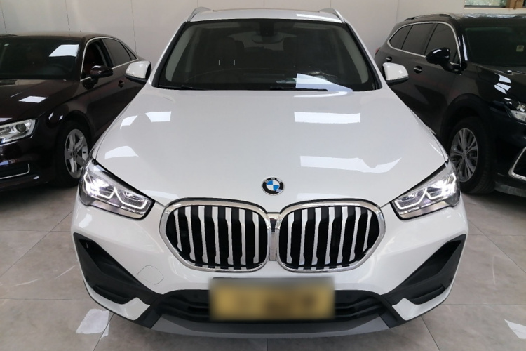 宝马X1 2022款 sDrive25Li 领先型车身外观6001