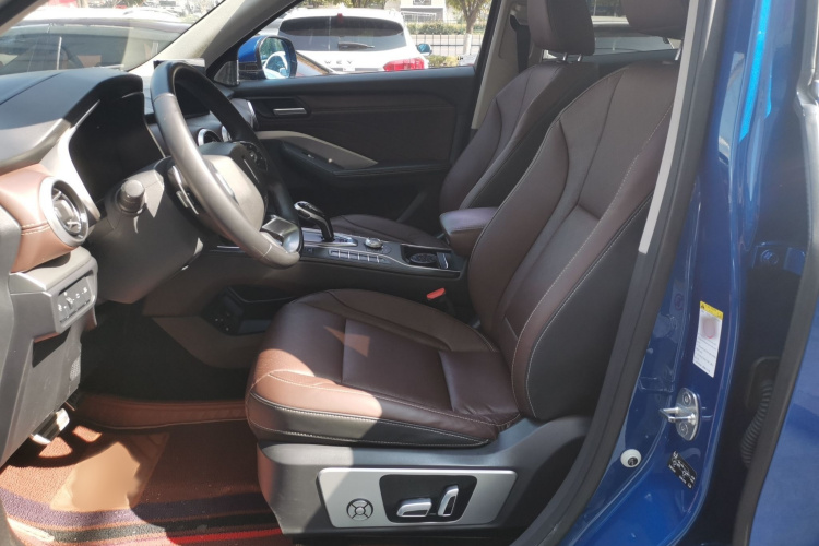 魏牌 VV6 2018款 2.0T 两驱超豪型 国V局部细节19