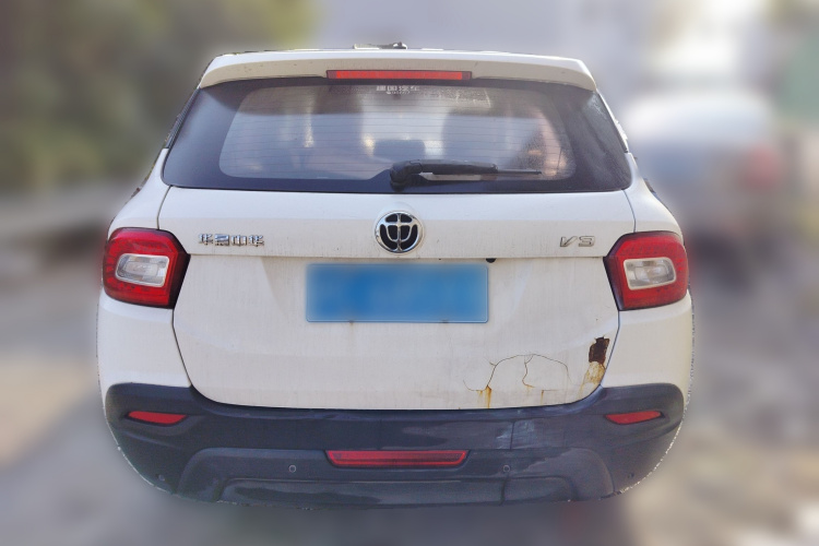 中华V3 2015款 1.5L 手动基本型车身外观6