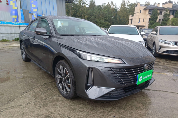 长安 逸动 2025款 蓝鲸 1.5T 500Bar尊贵型车身外观6002