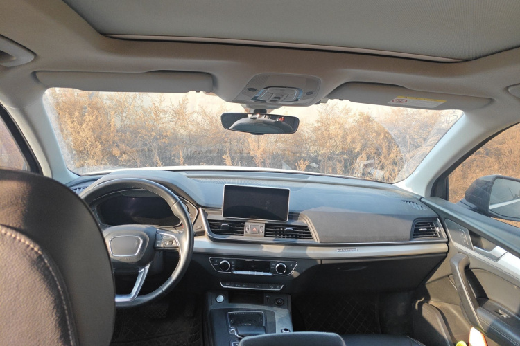 奥迪Q5L 2020款 改款 40 TFSI 荣享时尚型中控内饰12