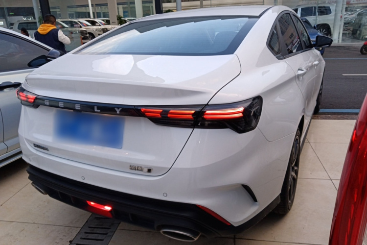 吉利汽车 2022款 缤瑞COOL 1.5T DCT电掣版车身外观7