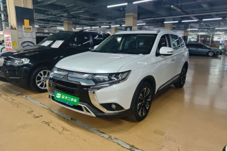 三菱 欧蓝德 2020款 2.4L 四驱致享版 5座