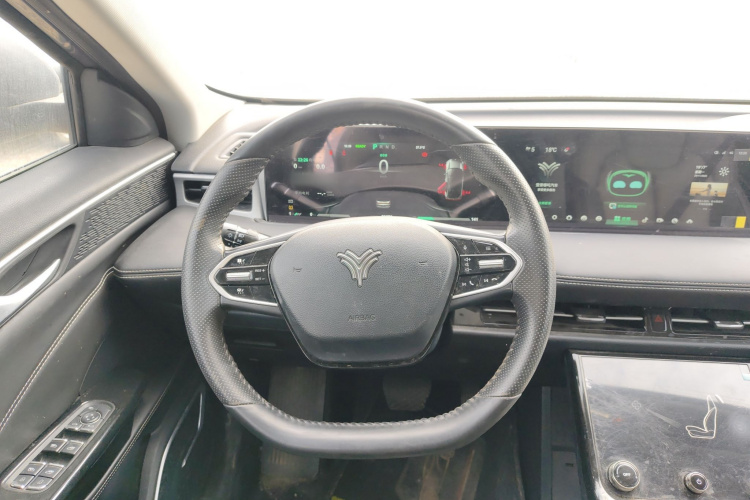 哪吒汽车 2023款 哪吒U-Ⅱ 400 U秀版 磷酸铁锂中控内饰13