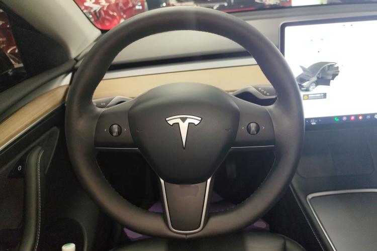 特斯拉 Model Y 2021款 标准续航后驱版中控内饰13