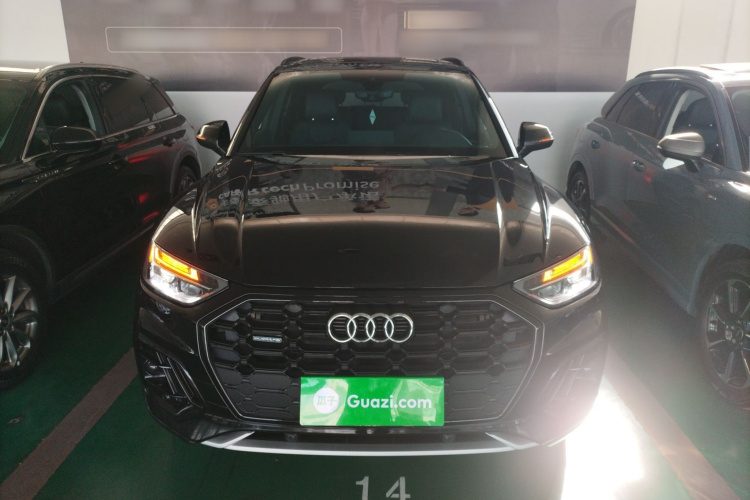 奥迪Q5L 2025款 45周年典藏版 40 TFSI 豪华动感型车身外观6001