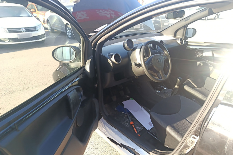 比亚迪F0 2012款 1.0L 悦酷型中控内饰20