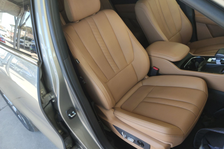 理想汽车 理想ONE 2020款 增程6座版局部细节41