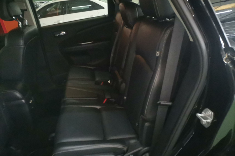 道奇 酷威 2016款 2.4L 两驱旅行版中控内饰7004