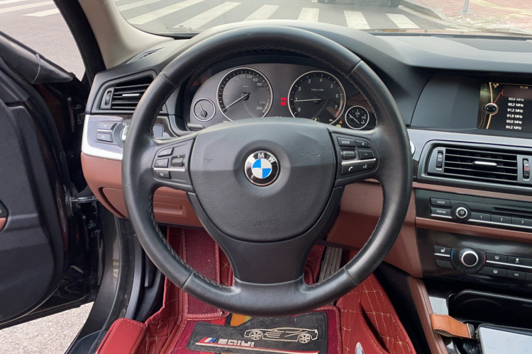 宝马5系 2014款 525Li 领先型局部细节13