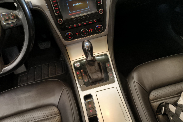 大众 帕萨特 2014款 1.8TSI DSG御尊版局部细节18