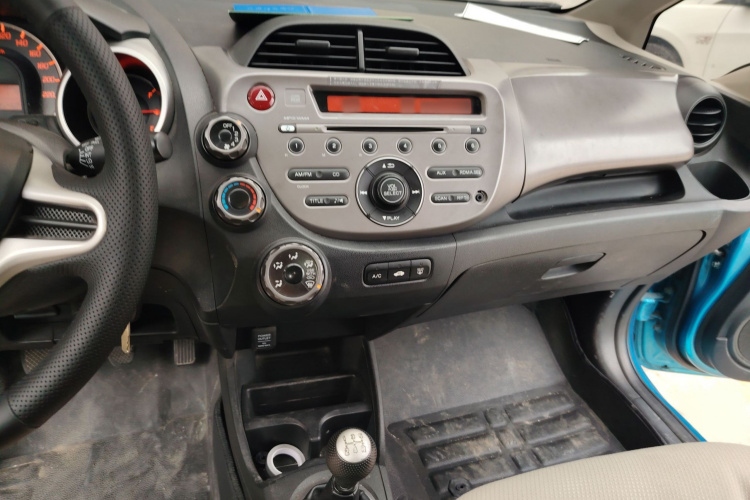 本田 飞度 2011款 1.3L 手动舒适版局部细节16