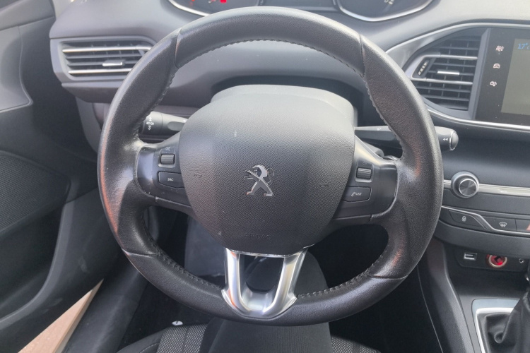 标致308S 2015款 1.2T 自动劲驰版局部细节13