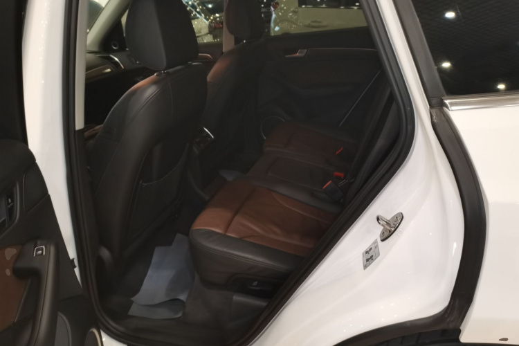 奥迪Q5 2016款 40 TFSI 舒适型中控内饰7004