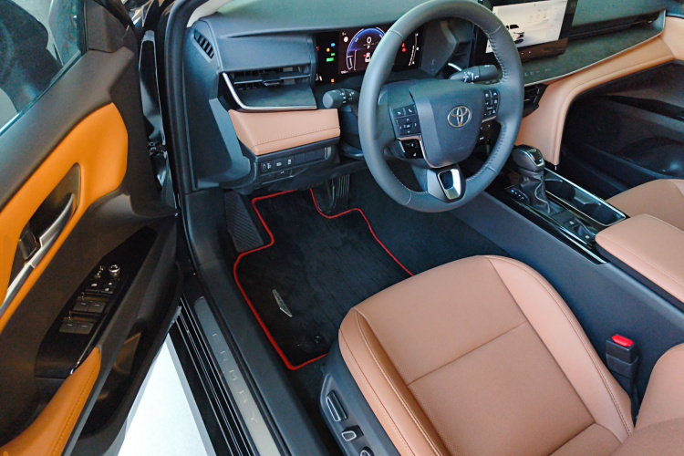 丰田 凯美瑞 2024款 双擎 2.0HGVP 豪华版中控内饰7003