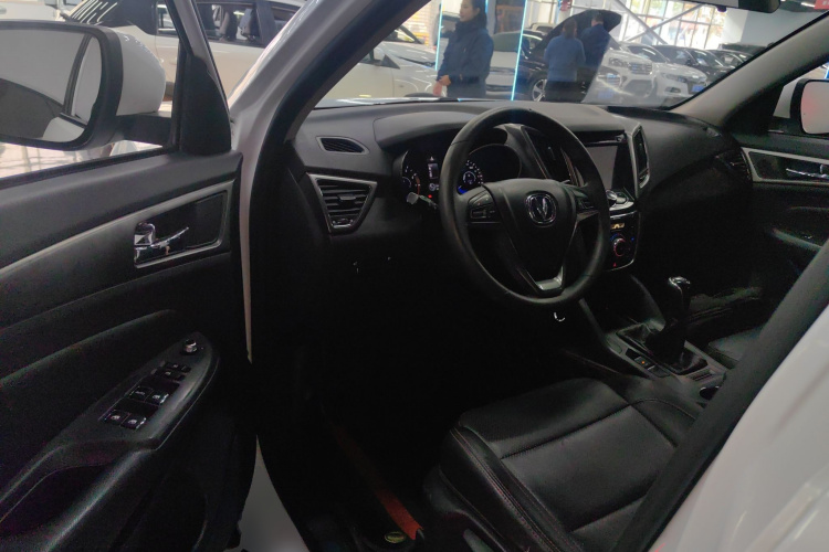 长安CS75 2016款 2.0L 手动舒适型 国V中控内饰20
