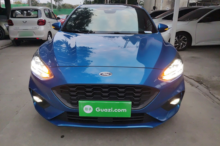福特 福克斯 2020款 三厢 EcoBoost 180 自动ST Line车身外观2