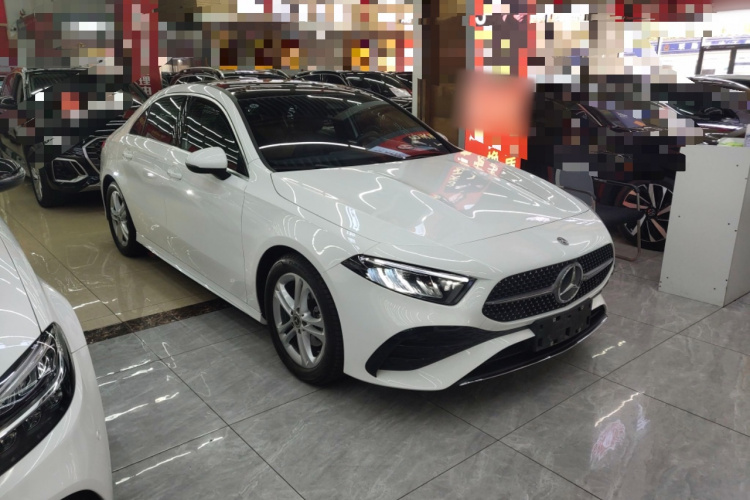 奔驰A级 2023款 A 180 L车身外观6002