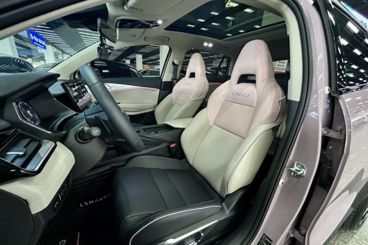 领克06 2023款 Remix 1.5T Shero中控内饰7002