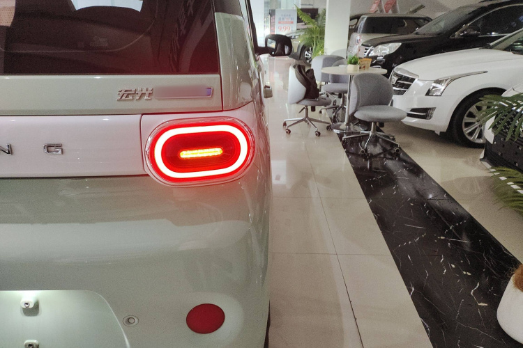 五菱汽车 宏光MINIEV 2024款 第三代 170km车身外观9