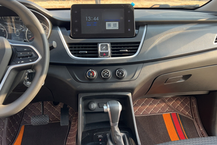 宝骏730 2019款 1.5T CVT时尚型 7座 国VI局部细节16