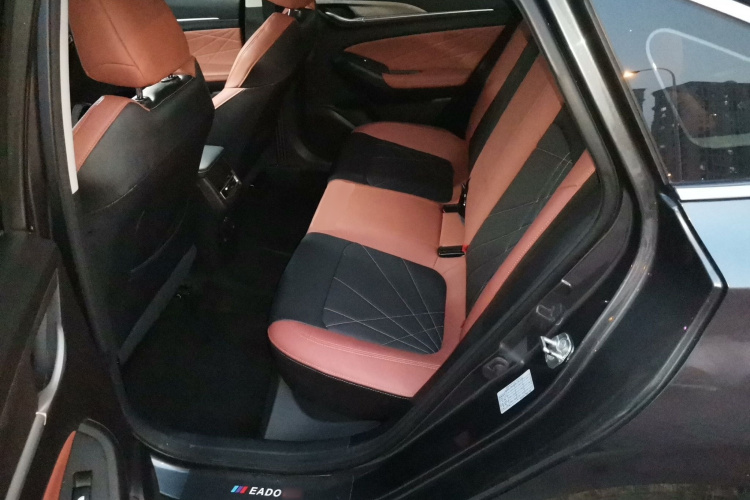 长安 逸动 2022款 PLUS 蓝鲸NE 1.4T GDI DCT尊贵版中控内饰7004