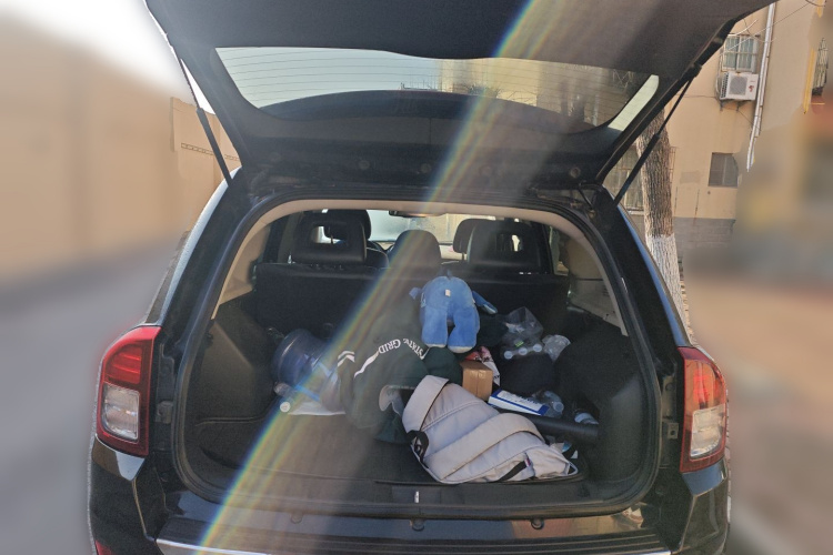 Jeep 指南者(进口) 2014款 改款 2.4L 四驱舒适版中控内饰23