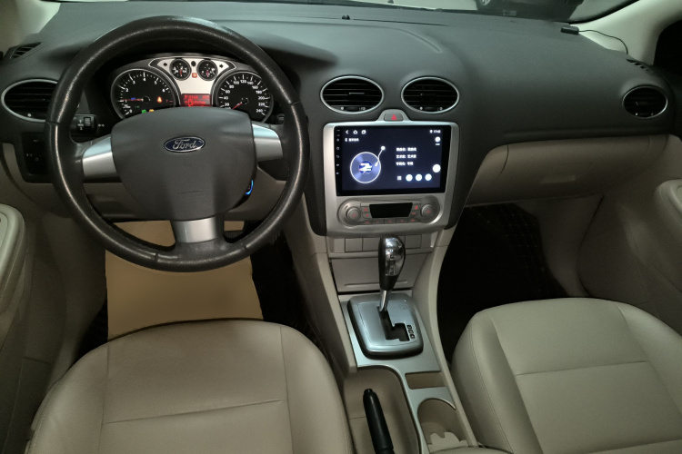 福特 福克斯 2013款 两厢经典 1.8L 自动时尚型中控内饰12