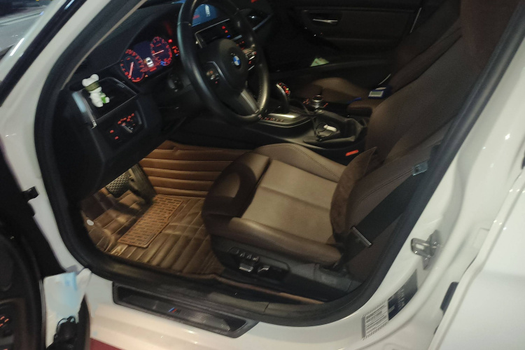 宝马3系 2019款 320Li M运动套装局部细节19