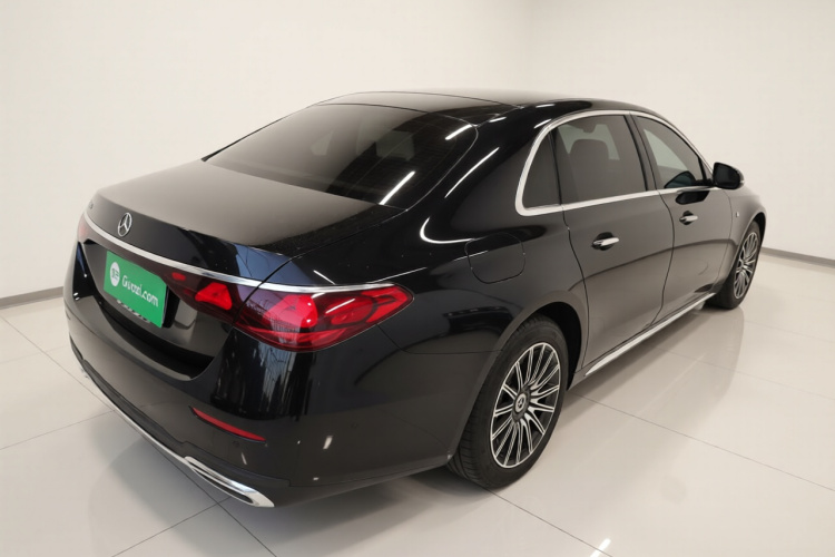 奔驰E级 2024款 E 260 L车身外观7
