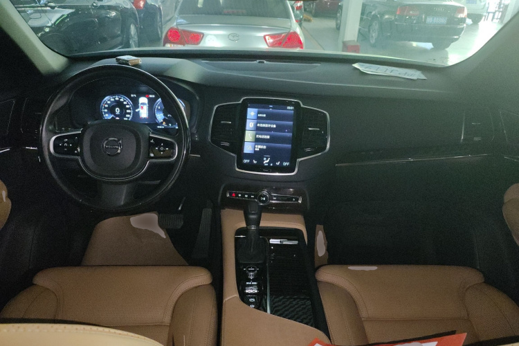 沃尔沃XC90 2017款 T6 智雅版 5座中控内饰12