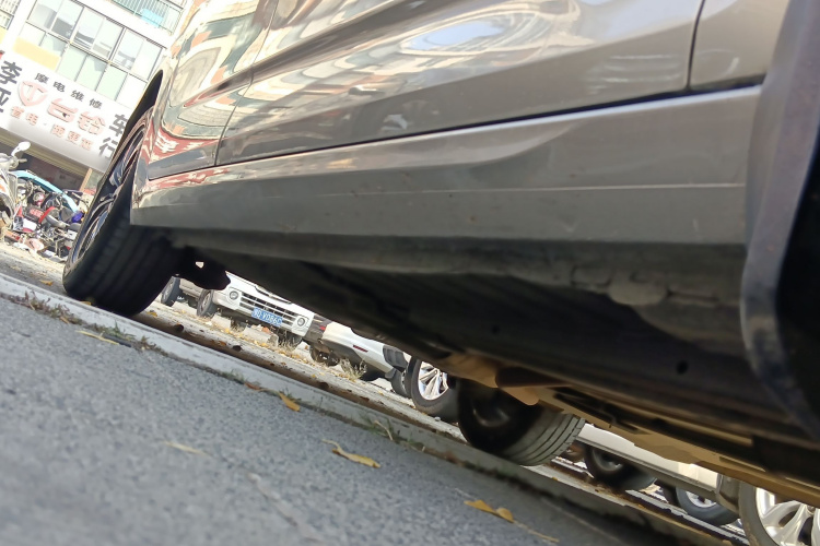 雪铁龙C4L 2016款 1.2T 自动精英型局部细节9001