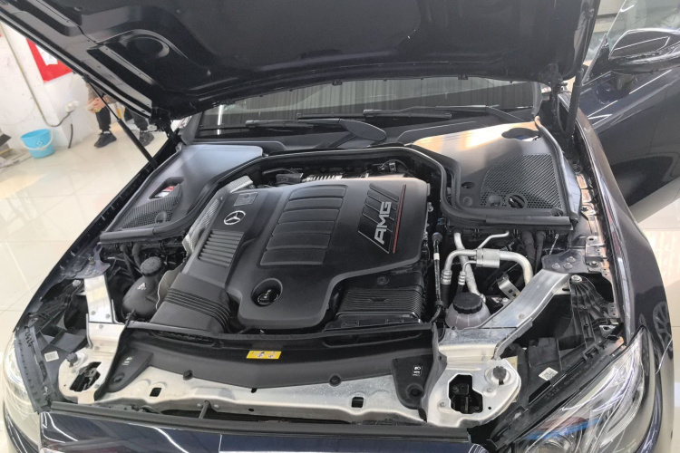 奔驰E级AMG 2019款 AMG E 53 4MATIC+ 轿跑车机舱底盘24